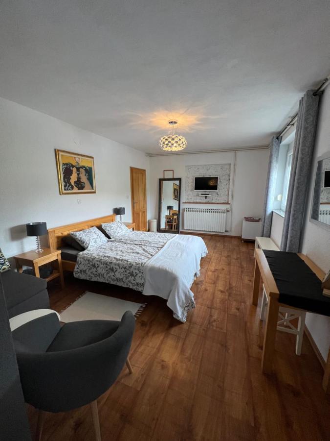 Apartments And Rooms Kristina Drežnik Grad Eksteriør bilde